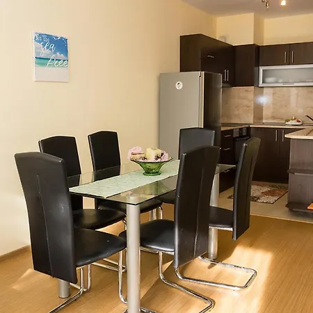 Essence One-bedroom W/ Parking & Terrace Appartamento