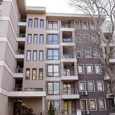 Apartment Essence One-bedroom W/ Parking & Terrace